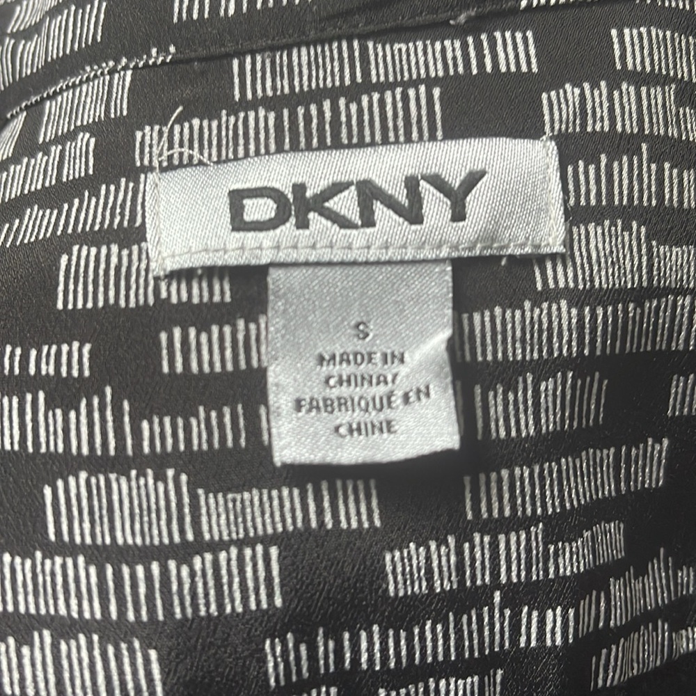 DKNY long-sleeved black blouse w/ white design. Button down, Size small. - Picture 5 of 6
